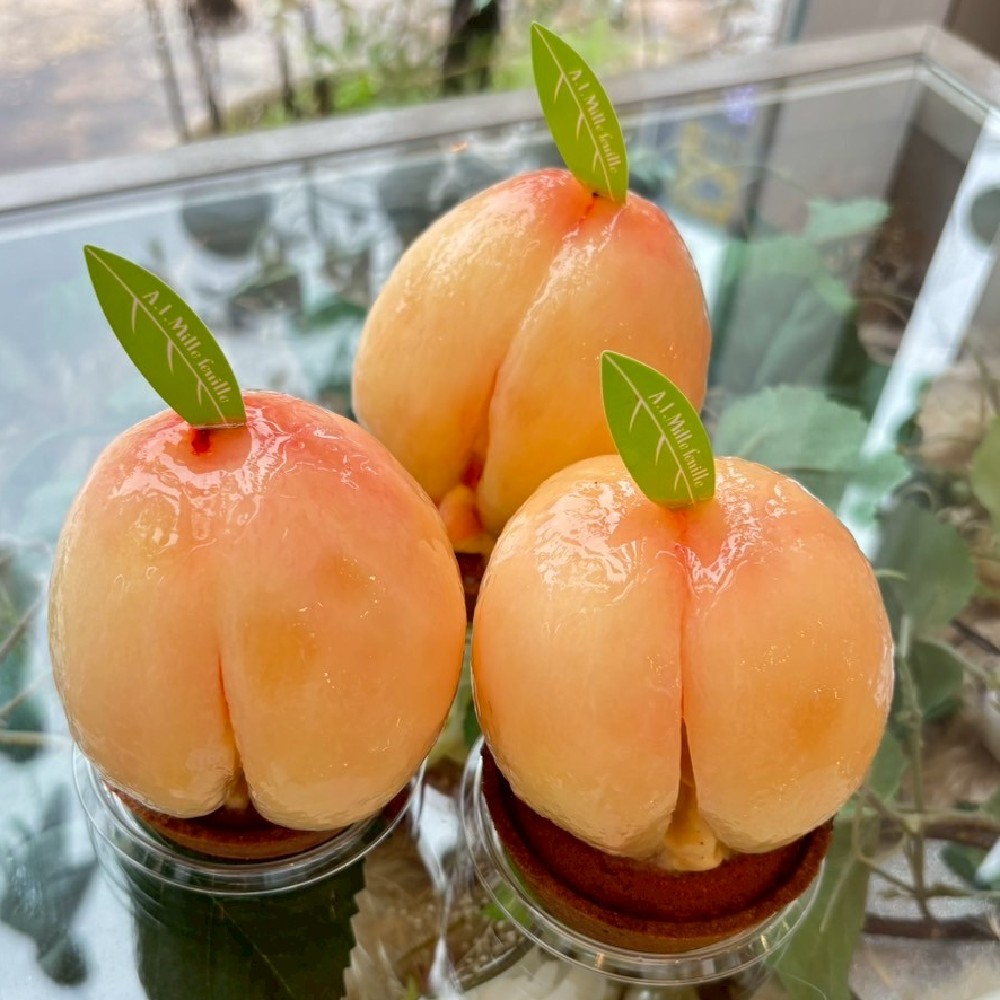 丸ごと桃タルト